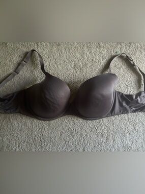 Victoria’s Secret Demi uplift bra 40D